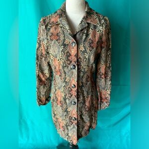 CENTRAL FALLS CO., WOMENS SIZE LARGE BUTTONED TOP, MULTICOLORED PATTERN, EUC